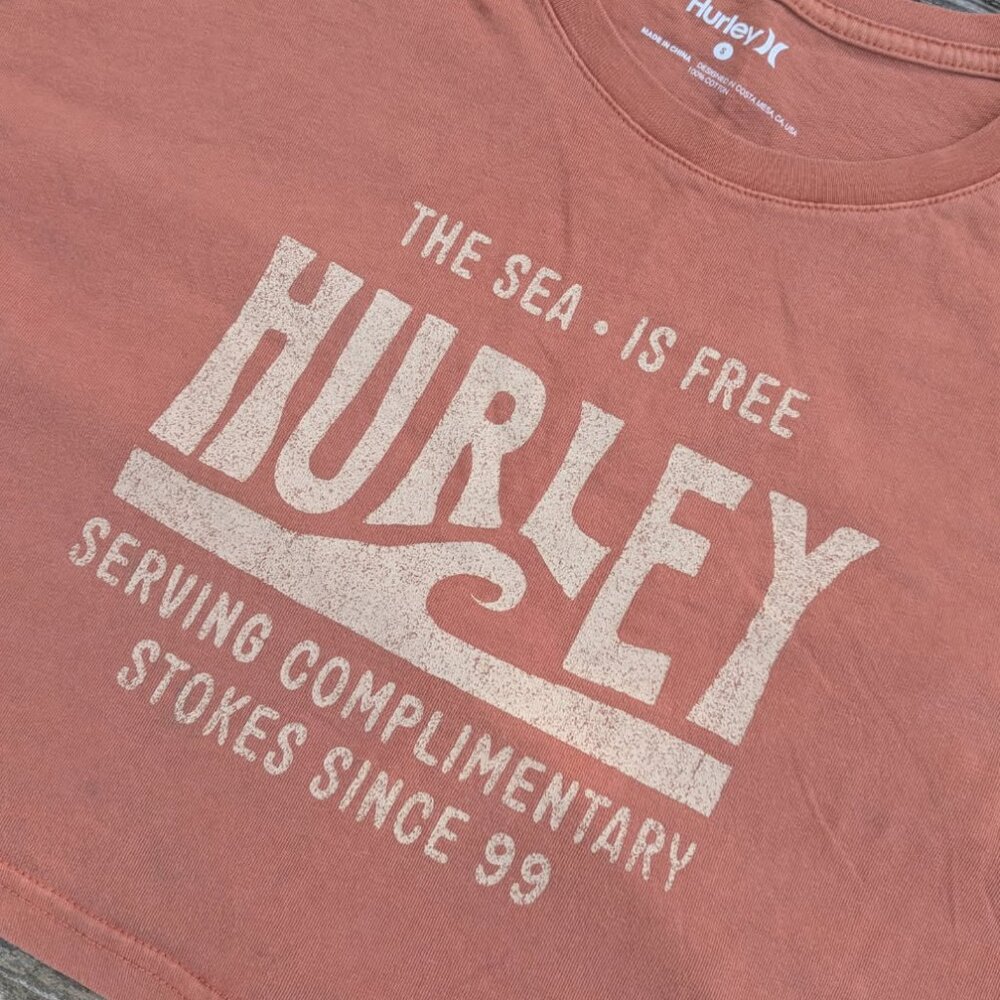 Hurley Cropped Boyfriend Tee The Sea is Free - Picture 4 of 7